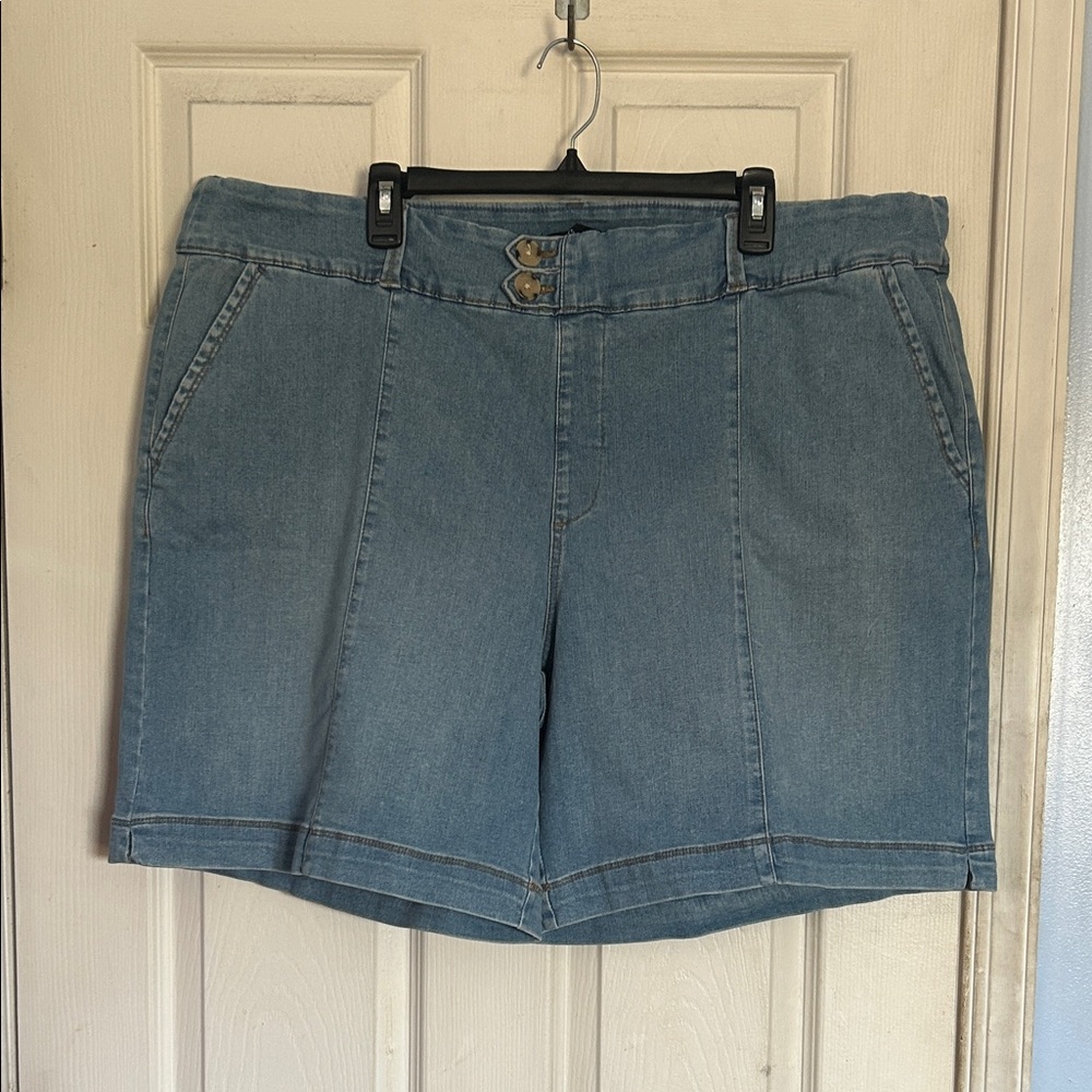 NWT Ashley Stewart light sky blue denim short size 26